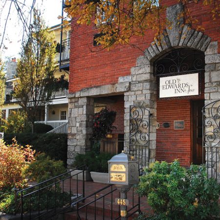 Old Edwards Inn And Spa - Historic Inn